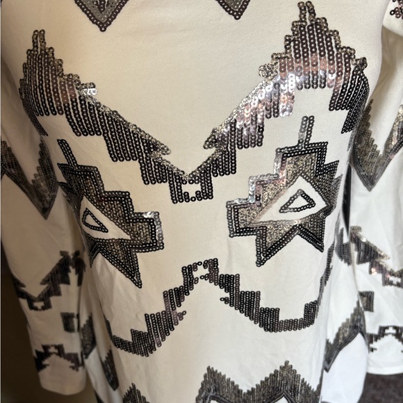 New Gorgeous Express Off-Shoulder Dress with Sequin Pattern Long Sleeve - Picture 3 of 9